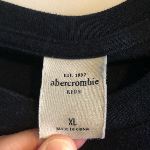 Abercrombie & Fitch - Navy T-Shirt - Size XL Kids - Picture 2 of 3